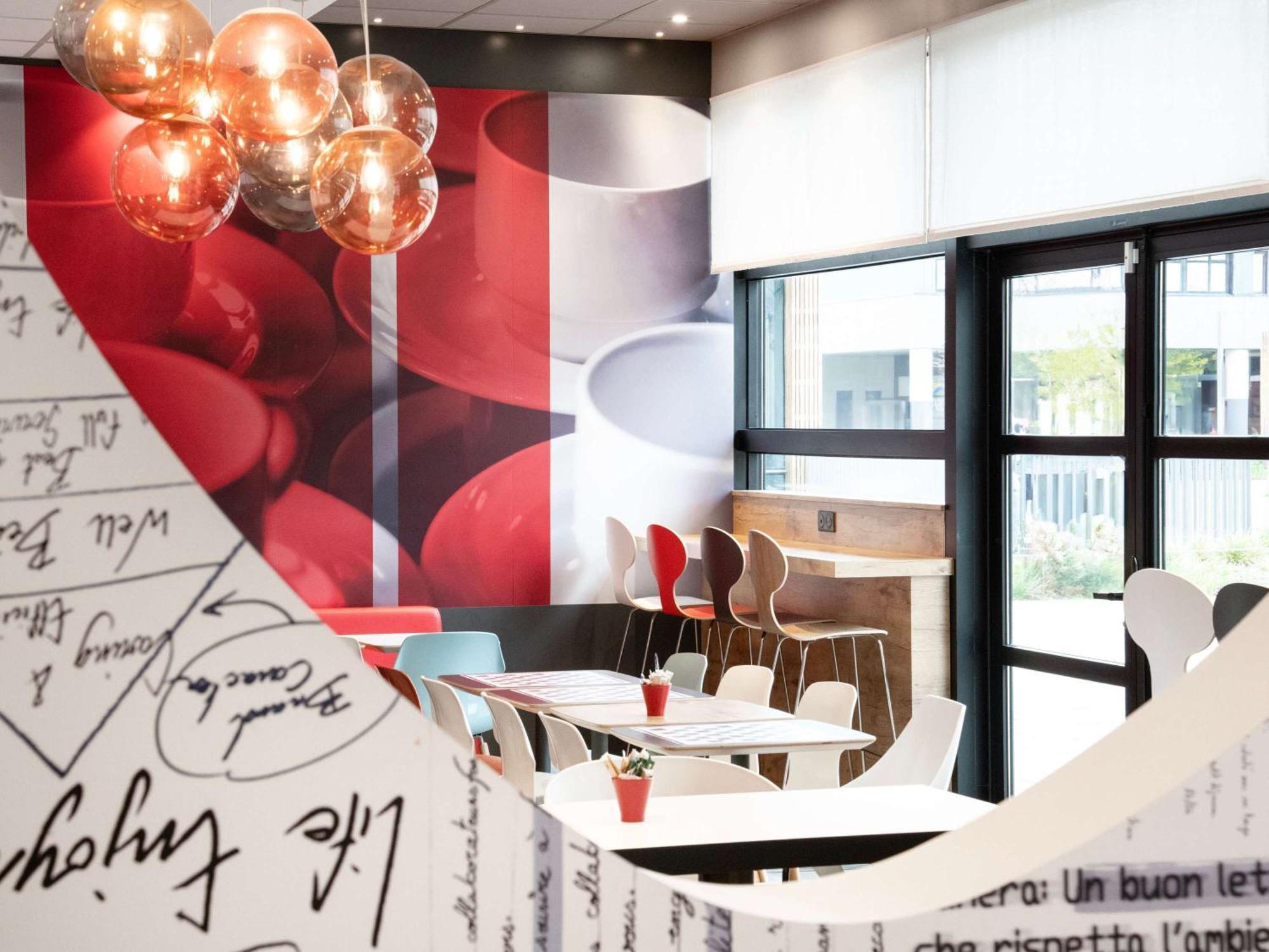 Hotel Ibis Rennes Centre Gare Sud Exteriör bild