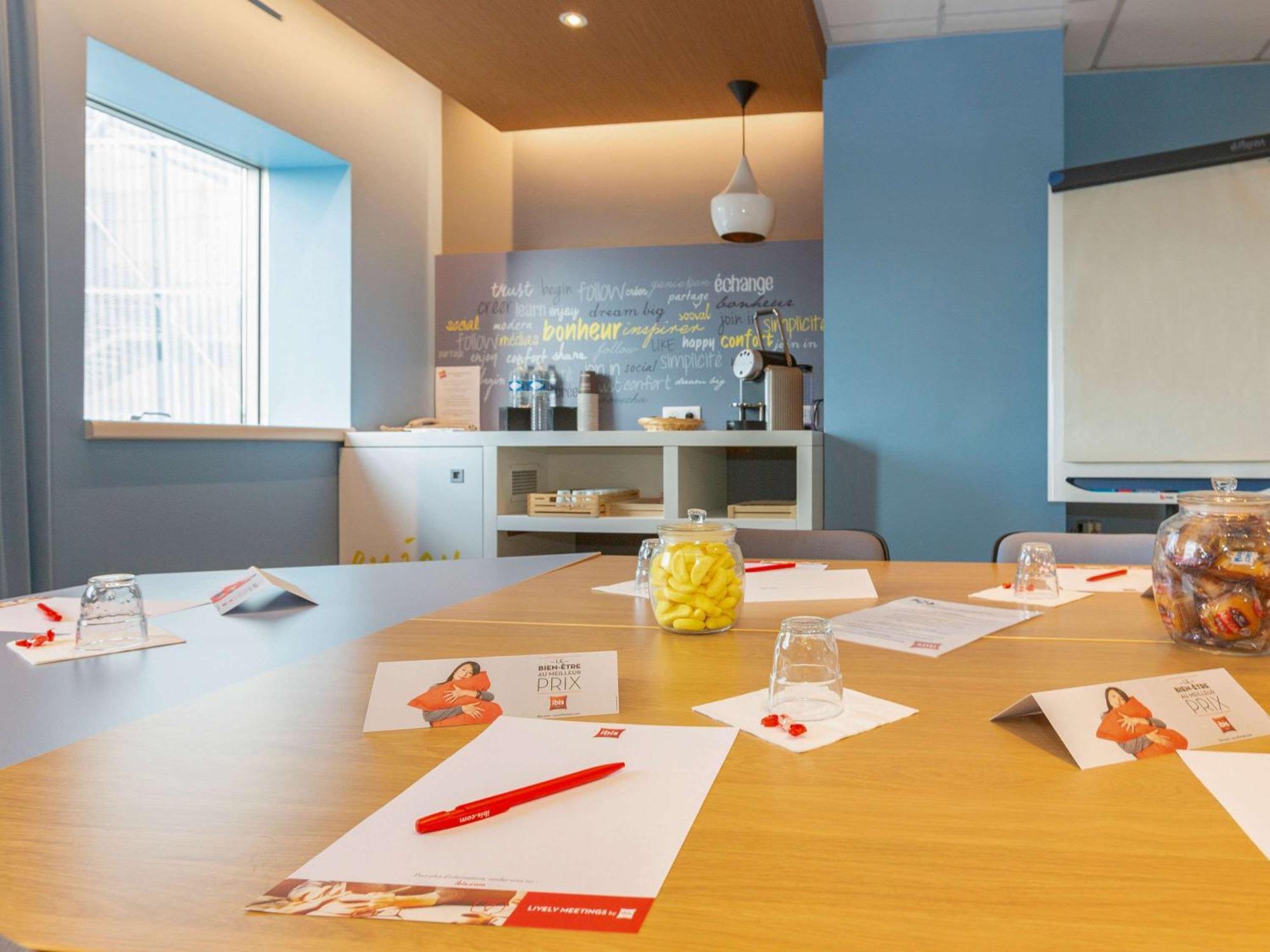 Hotel Ibis Rennes Centre Gare Sud Exteriör bild